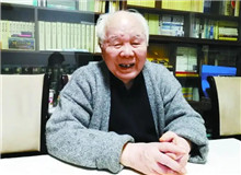 【李国文】
王 雪丨《得法而努力地耕耘——一篇手稿档案中的李国文》;
席思宇丨《“作家是属于他那个时代的”》。