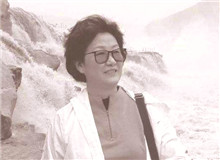 【凌 力】
吴秉杰丨《凌力:寻找历史与现实有价值联系的一面
》;
刘诗宇丨《<少年天子>:皇权下的“精神病象”》。