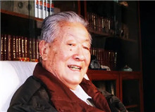 【刘白羽】
张昆华丨《冯牧与刘白羽
》;
范咏戈丨《一部关于战争灵魂的诗意长篇》。