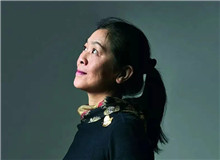 【迟子建】
张 莉丨《以有情的方式构建美——关于迟子建的文学世界》;
邵 部丨《桦皮船漂进了博物馆——再读<额尔古纳河右岸>》。