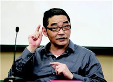 【苏 童】
张光芒丨《<黄雀记>:作为性格悲剧的美学建构》;
陈若谷丨《河水与招魂:从<河岸>到<黄雀记>》。