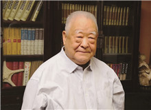 【徐怀中】
汪守德丨《以一颗真正的文学之心写作》;
董夏青青丨《<牵风记>:“回返未来”的美学呼唤》。