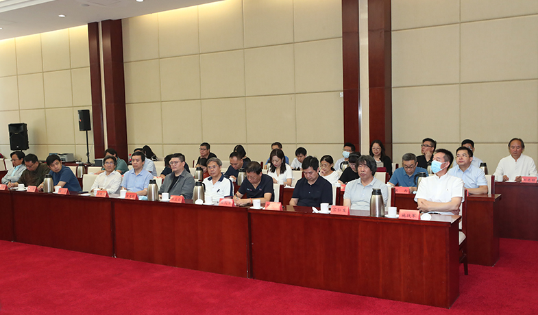 �ڰ˽�³Ѹ��ѧ����ί