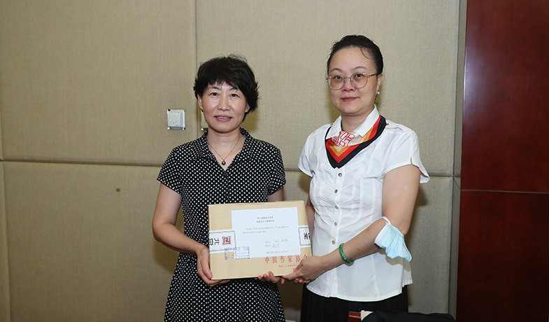 ��֤���������칫����Աչʾ�ڰ˽�³Ѹ��ѧ������ѡƱ������