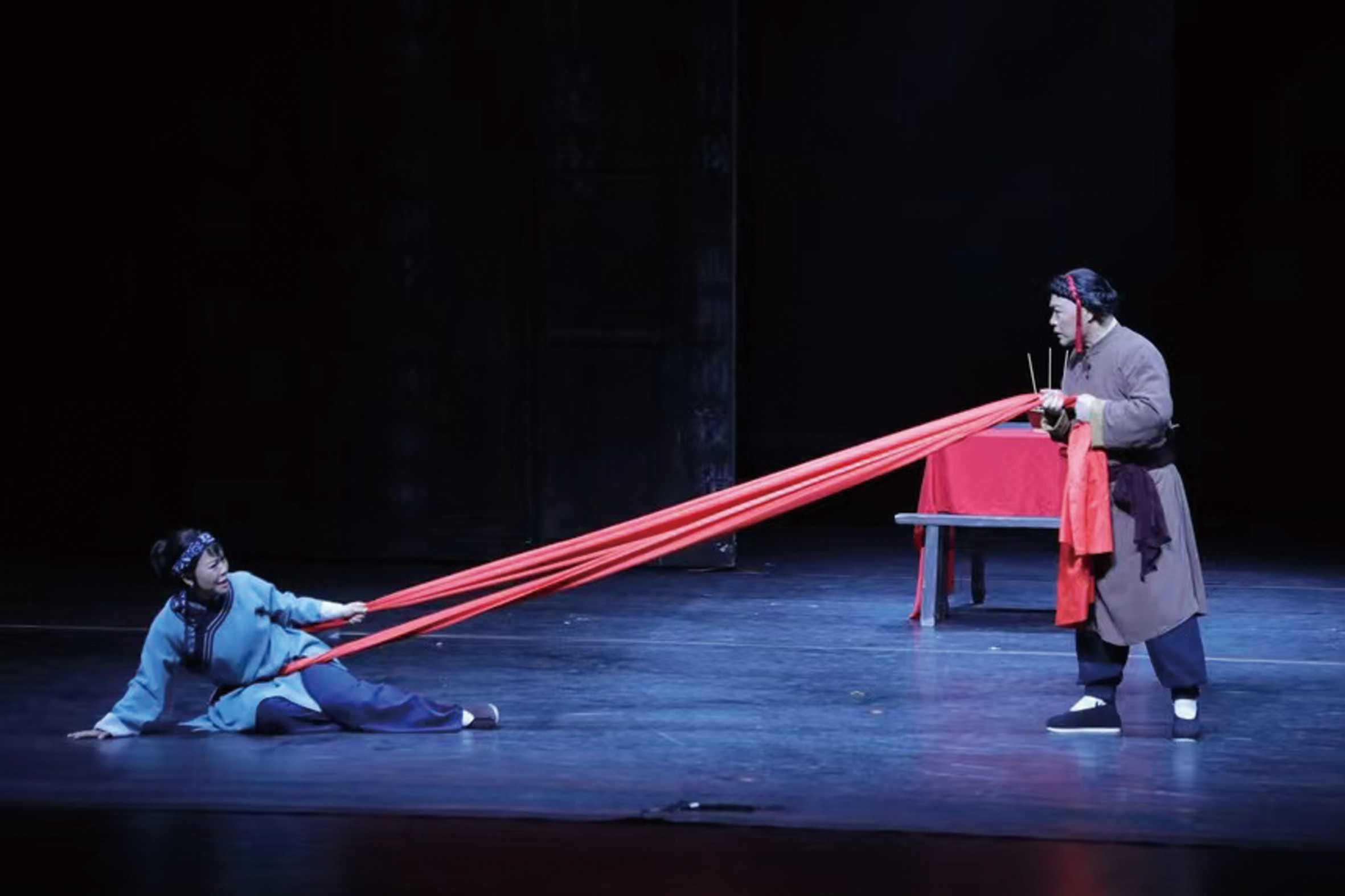 曲剧《鲁镇》演出现场 苏 恒 摄