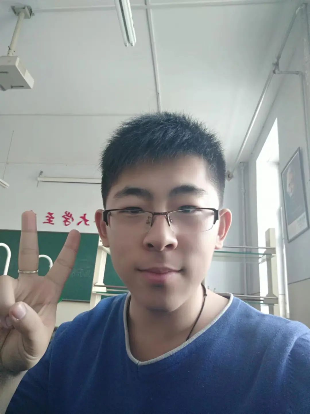 �����죬1995����������ʡ������ˣ��й���ѧ������ѧ��ѧרҵ�ڶ���ʿ�о�������ѧ��Ʒ����ѡ��˲�Ʊƽ̨��¼���ԭ��Ƶ��������֮�ǡ���Ŀ��