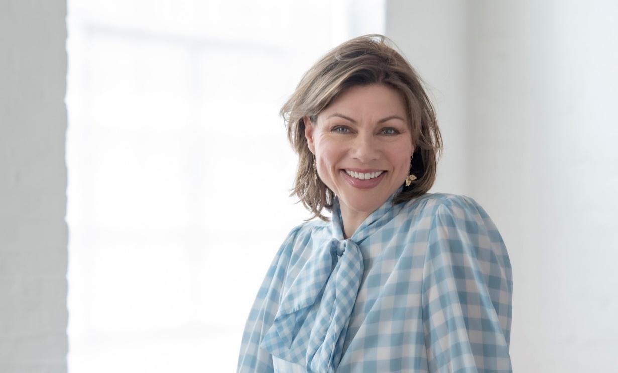 E:/n1/2023/0801/接力-楚/n1/2023/0801/2项目ING/n1/2023/0801/2023你的孩子并不淘气/n1/2023/0801/4.封面/n1/2023/0801/作者 凯特·斯维尔顿.jpg