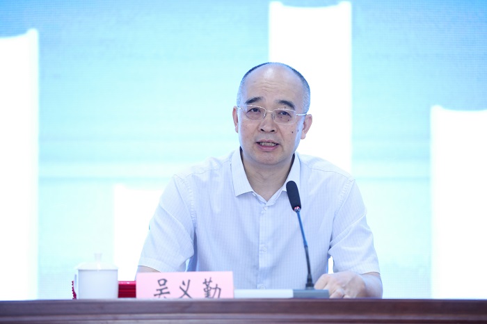 ��˲�Ʊ�����Ա������ϯ����˲�Ʊ���漯�Ź�ί�����������ڳ�ϯ��Ļʽ������