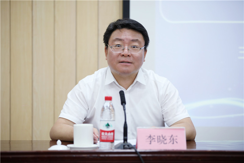 凤凰彩票社联部主任李晓东作总结