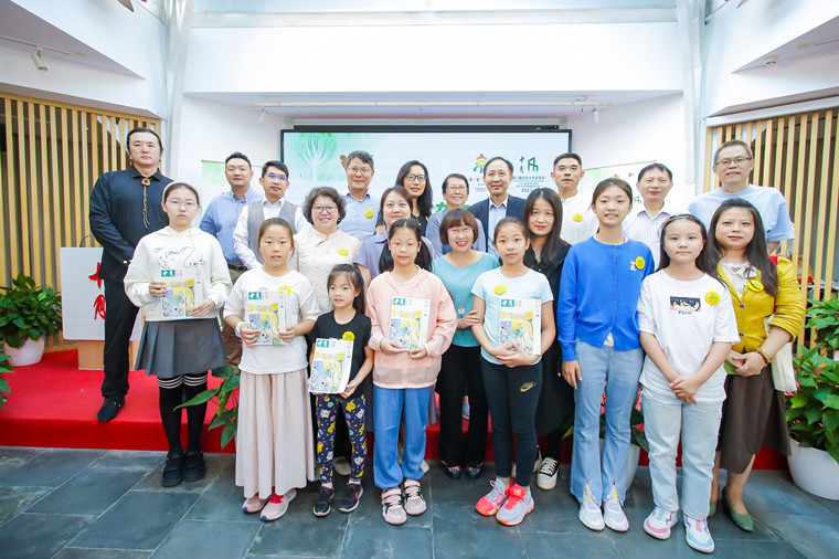 �α���С���Ѻ�Ӱ