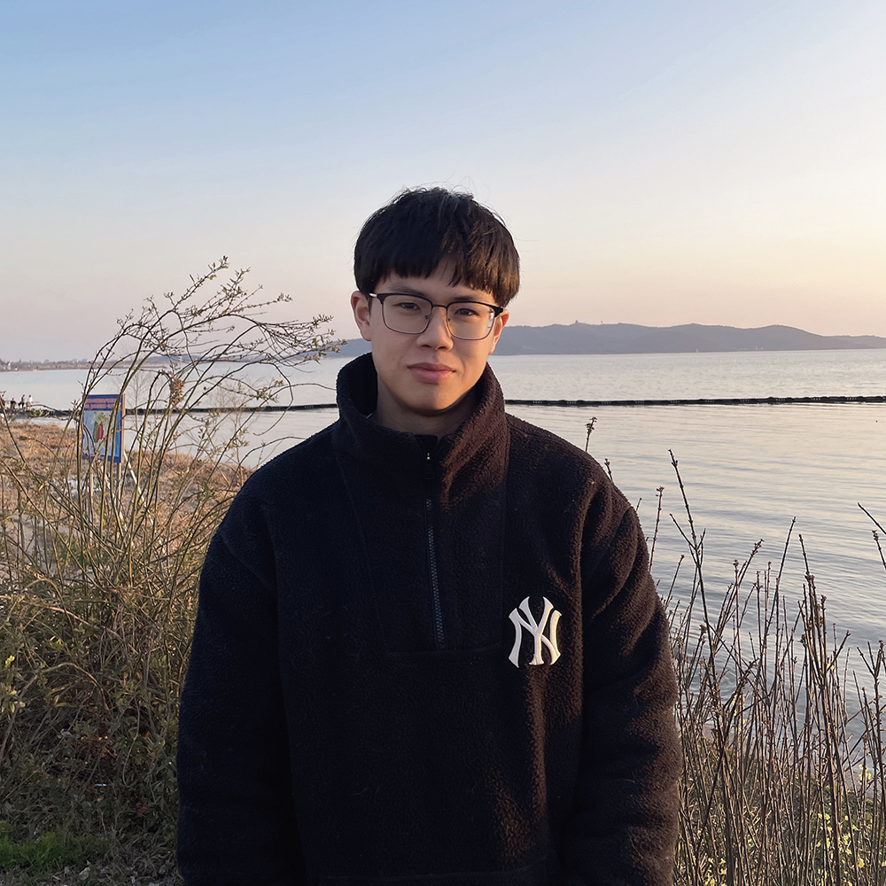 周于旸,1996年生,江苏苏州人。小说发表于《人民文学》《十月》《小说界》等期刊