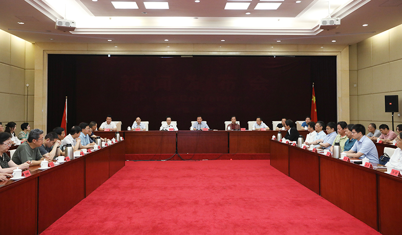 8月11日,第十一届茅盾文学奖终评会现场