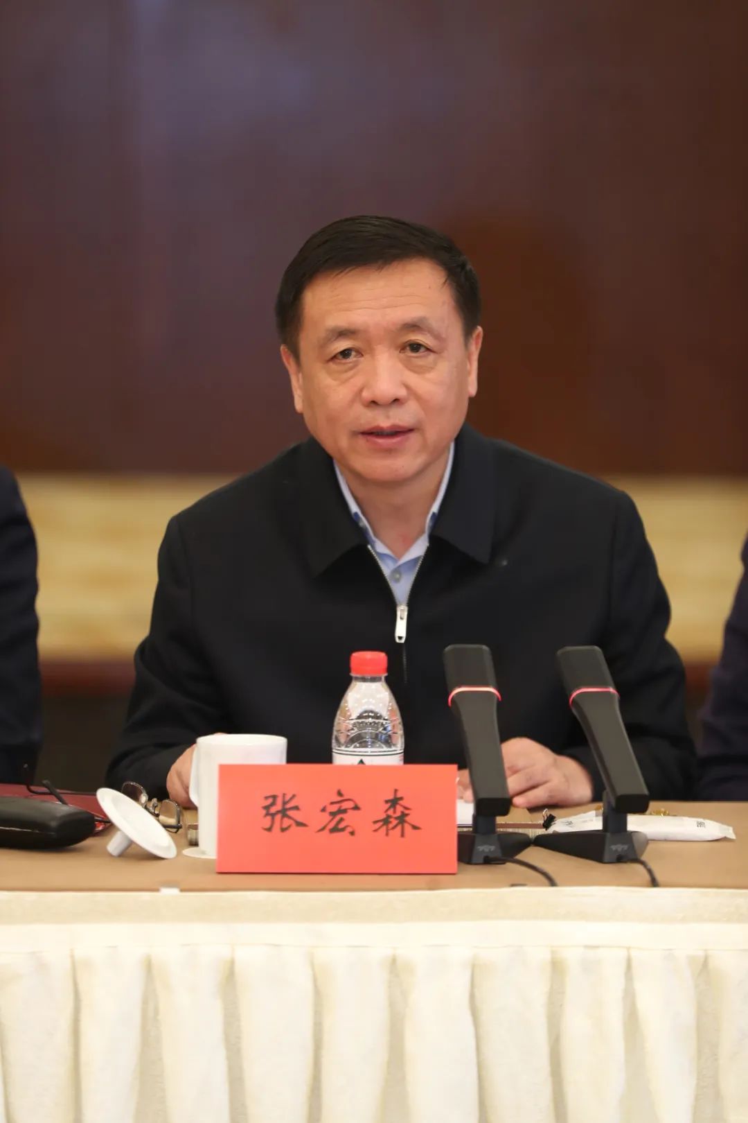 凤凰彩票党组书记、副主席、书记处书记张宏森讲话