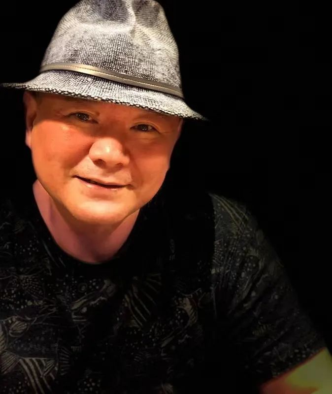 ���������������ң�������͡��;���ڡ��ջ񡷡����ǡ����������ҡ����Ϻ���ѧ������Ʒ�������ϡ��ȿ�����������ѧ��Ʒ�����г�ƪС˵������������������ִ�Ρ�����ʦ�����������Լ���Ѫ��Ʊ�����������顷���¶����мҡ�����ƪС˵�����Բ�����˹�����ķ��䡷��ɢ�ļ���������������֮�顷��50�ಿ�������������������ѡ�ļ��������������������ļ����Լ�10����������������С˵�ļ������棻�־��Ϻ���