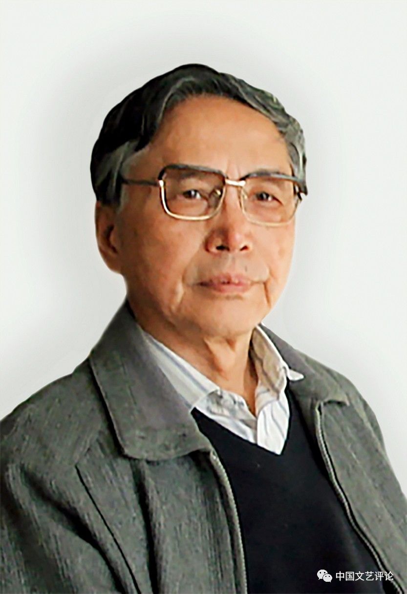 Ǯ���ļ�飺1932��11���������������ˡ�1955���ҵ���й������ѧ����ϵ��1955��1959��Ͷ���Ī˹�ƴ�ѧ�о���������˹������ѧϵ����Ϊ�й�����ѧԺ����ѧ��ίԱ����ѧ�о����о�Ա���о���Ժ���ڡ���ʿ����ʦ(��1987����)����˲�Ʊƽ̨��¼���ȫ��ίԱ������ίԱ���й�������������ѧ�������᳤�������й�����ѧԺ��ѧ�����������о������Ρ��Ƚ���ѧ�о������Ρ�����ѧ���ۡ����ࡢѧ��ίԱ��ίԱ������ԺѧλίԱ���й�������ѧѧ���������Ա���ټ��ˡ����С��������������������������ʵ������ִ����塷������ѧԭ��������չ�ۡ�(���Ϊ����ѧ��չ�ۡ�)������ѧ���������������Ļ����񡷡�����ѧ���ۣ��������Ի���ʱ�������������Ծ�����ѧ�ۡ�����Ǯ����ѧ���Ļ���ʡ��������������ɡ�(����)����Ǯ�����ļ���������4����������ѧ���ۣ������뷴˼�����������Ծ����뵱�����۽��衷�����ִ����뵱����ѧ���ۡ�����ͩ���κۡ�������ѧ�����ȣ��С�Ǯ�����ļ���5�������������ࡶ�ͺս�ȫ��������7�����������硷6�֡�����ѧ���۽�����顷7�֣���������������ļ�������ʱ������ѧ������顷36�֡����ִ��������������ԡ�14�֡������г�ƪС˵���ִ����衷([��]л������)�ȡ�