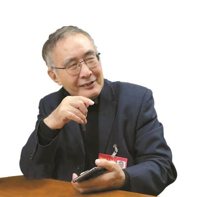 1943年出生。作家、国家一级编剧。享受政府特殊津贴。主要作品有长篇小说《桑那高地的太阳》《泥日》《高纬度战栗》等,与小说同期创作的同名长篇电视连续剧《苍天在上》《大雪无痕》《省委书记》播出后,均在国内外引起强烈反响。长篇小说《大雪无痕》获国家图书奖。