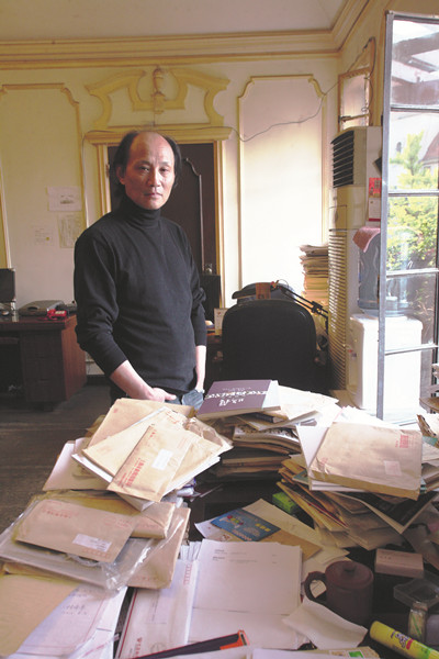 金宇澄,小说家、画家,著有《繁花》《回望》等。2016年至今在上海、苏州、杭州多地举办个人美术展 陆杰 摄