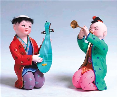 江苏无锡惠山泥塑《新春乐》 龚 琦 中国美术馆藏