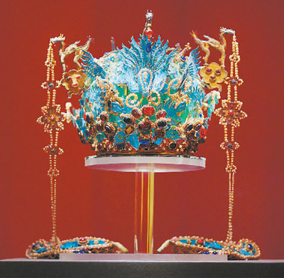 明代六龙三凤冠(复制品)。 动脉影摄