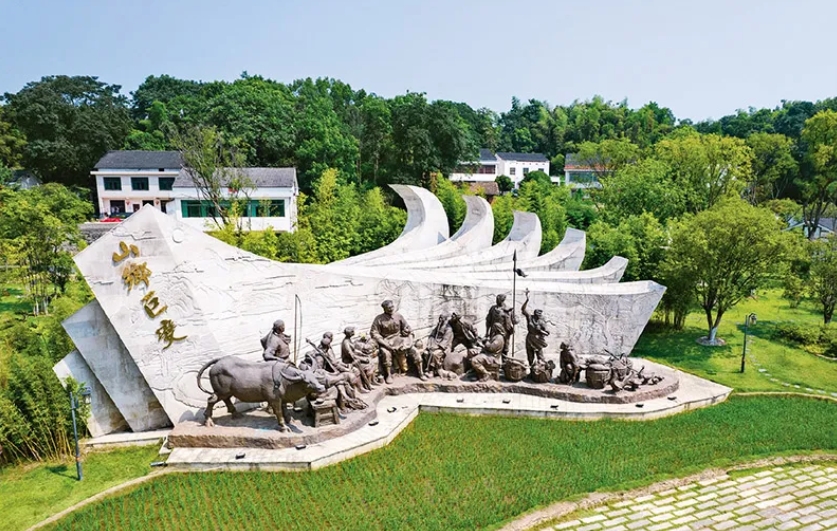 1955���47���������������װ���ӱ���һ·���£��ټҰ���ϼҺ���������Ϫ�塣67����������˲�Ʊƽ̨��¼��������ˡ���ʱ��ɽ��ޱ䴴���ƻ����͡���ʱ����ѧ�ʵǼƻ��������ش���ѧ�ж���ͼΪ2022��8��1������ĺ���ʡ��������Ϫ����Ϫ�㳡�� �»������ ��˼��/��