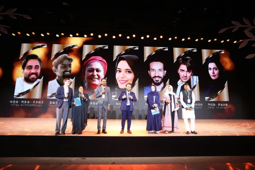 7位外国诗人朗诵各自的代表作品