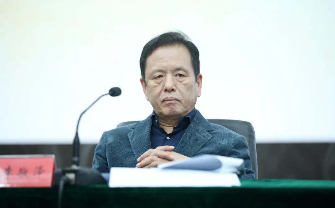 �������