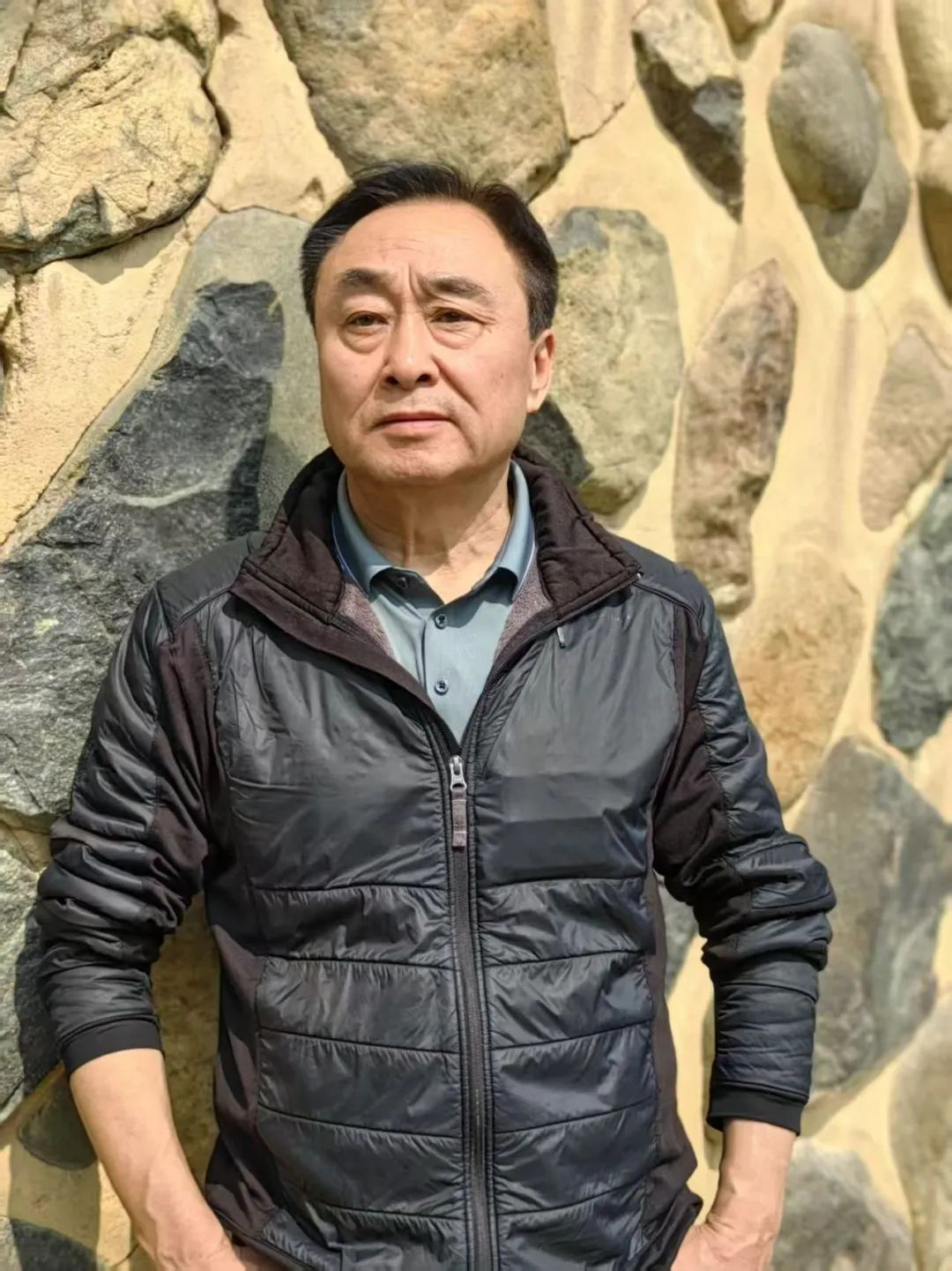 ��ѧо�������ڱ�����������������˲�Ʊƽ̨��¼��ڻ�Ա���й�ʫ��ѧ�����¡��μӵ�ʮ���ഺʫ�ᡣ���ĭ��ʫ�轱��ʮ����ѧ������ɽ��ѧ���������ҡ�������ʫ�轱�������ǡ�ʫ�轱���Ͻ�ɽ��ѧ�����й�����쳤ʫ��������ʫ�������⡣���桶˫������������������ϵĲ�ԭ�����ɳ�����Ǩ�䡷������Ժ�����������15��ʫ����