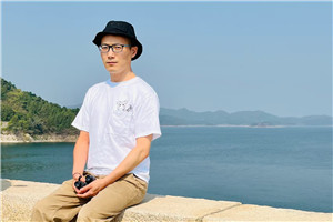 ʫ�裺����Ʒ����֪����������Ĵ��ˡ����ߣ�ͯ��         �񽱸�����������Ϊ��������һ�������ߣ��ӳ���������������ϸ߷壬����������͹ȡ�������˵��������֣��������ġ�����Խ��Խ��ʶ������֮����Ϊ�ˣ�����Ϊ��˲�Ʊ����ꡣ�����Բ���������������