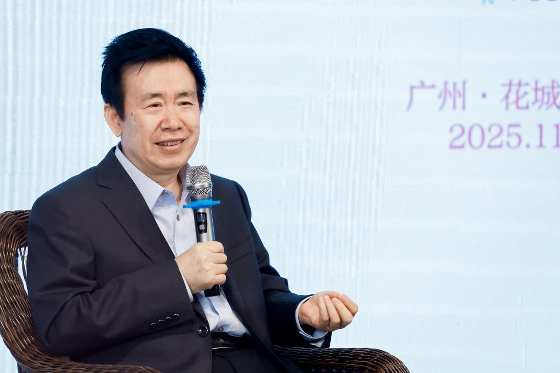 D:/桌面/第24讲/24讲媒体资料包/主讲嘉宾:张炜.jpg主讲嘉宾:张炜