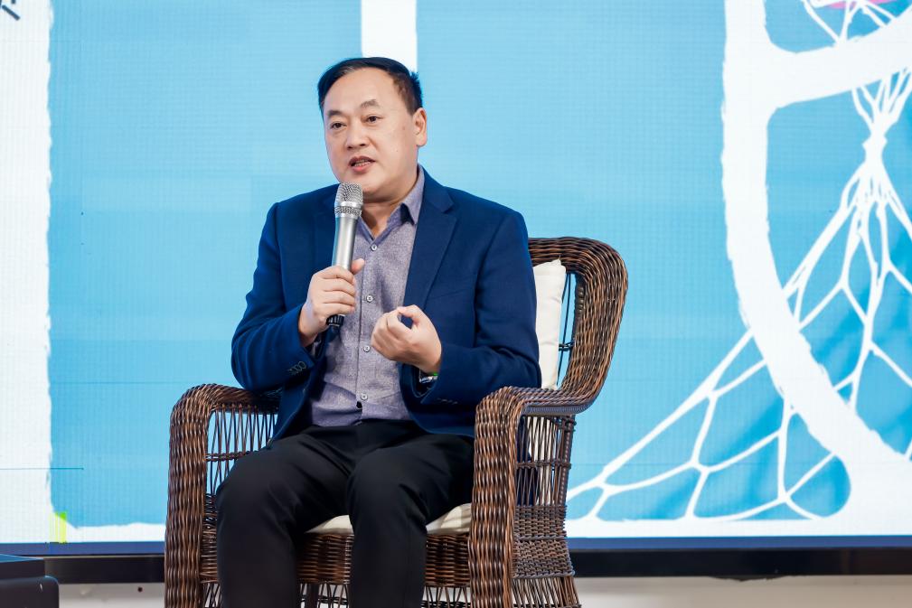 D:/桌面/第24讲/24讲媒体资料包/特邀主持:谢有顺.jpg特邀主持:谢有顺